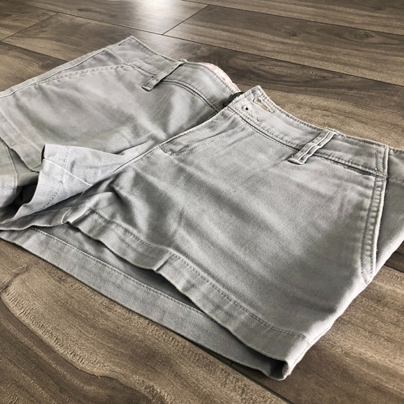 AE Soft Khaki Short - Picture 4 of 7